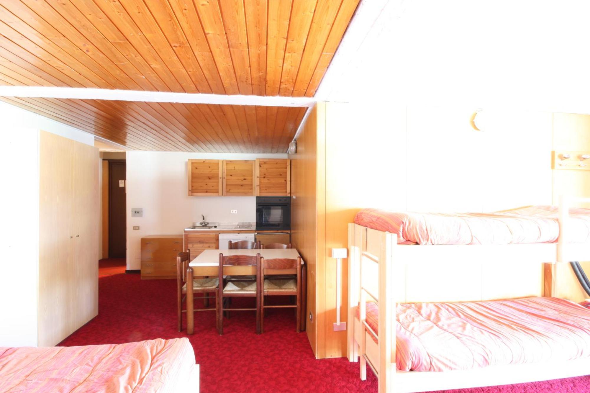 Marilleva 1400 Appartamenti Montana Kamer foto